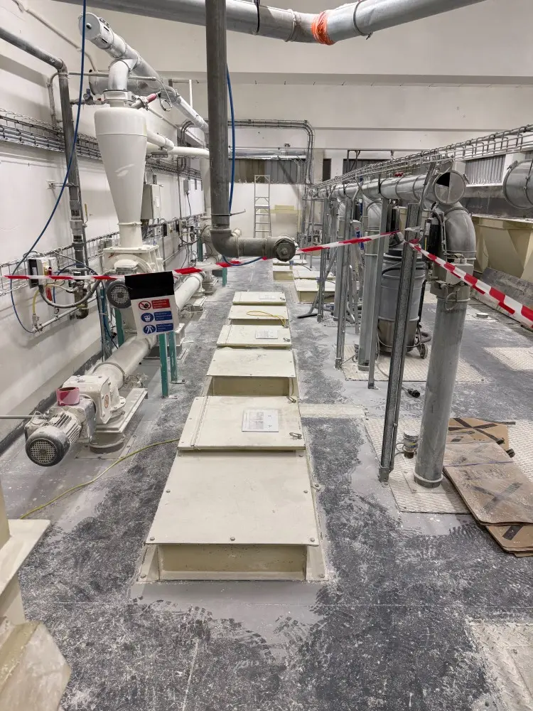 Liverpool food factory gasket removal