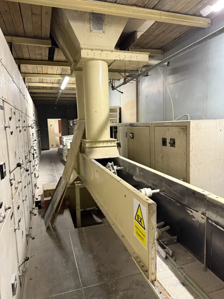 Liverpool food factory gasket removal